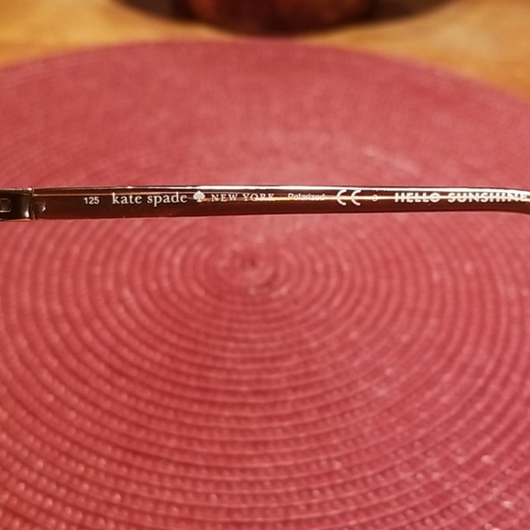 Kate Spade Polarized tortoise sunglasses and case. - Picture 4 of 10